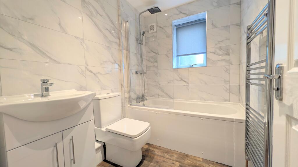 Apartment in St Helens, Rainhill - More
