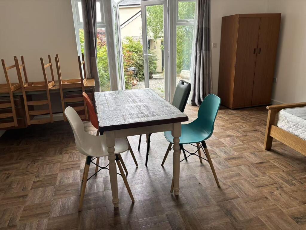 5 bedroom terraced house for rent