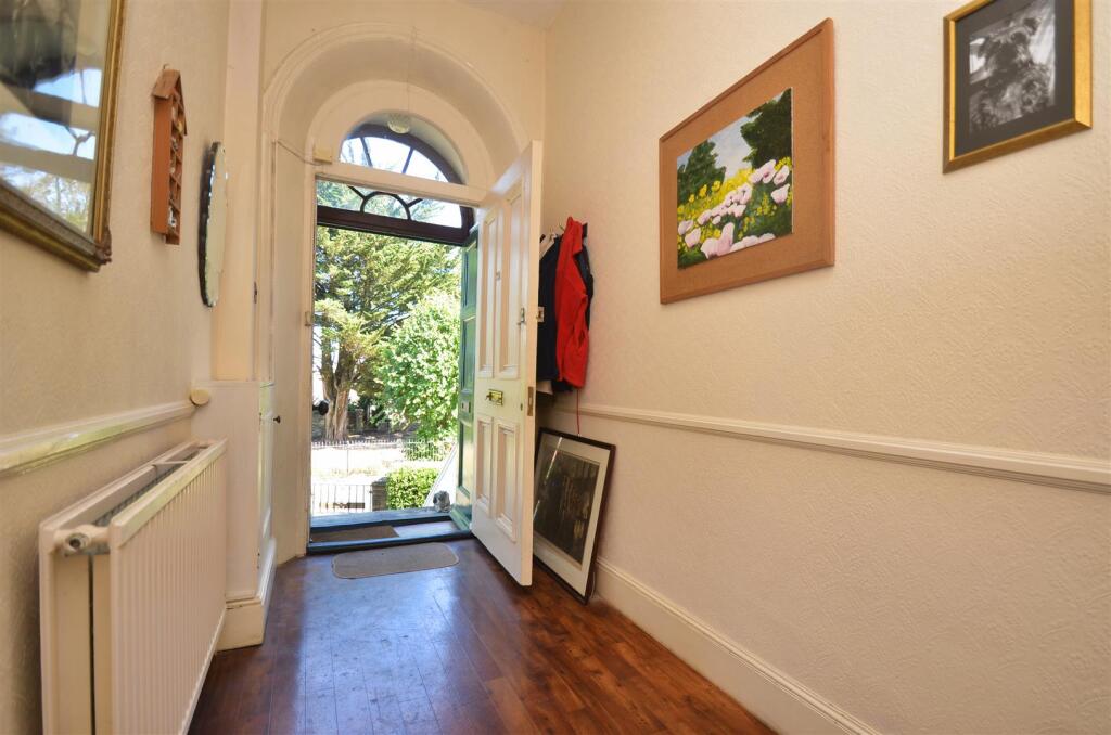 Apartment in Ryde, Oakfield - View 4