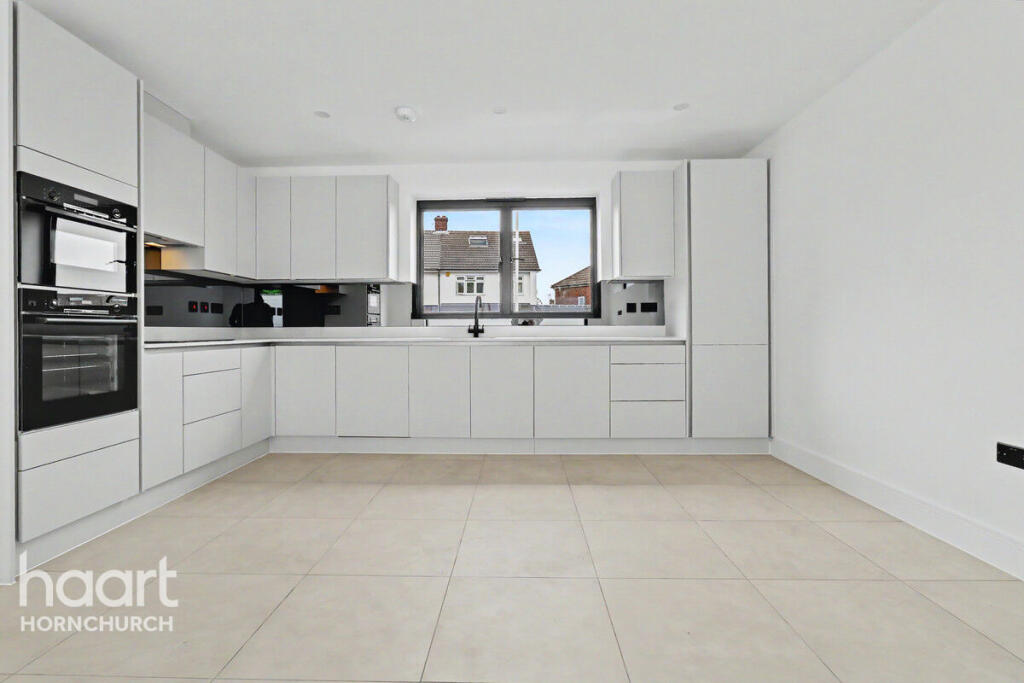 Main image of property: Rutland Approach, Hornchurch