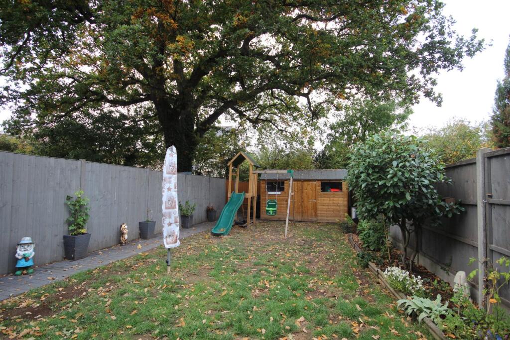 Burr Close, Kempston, Bedford photo 2