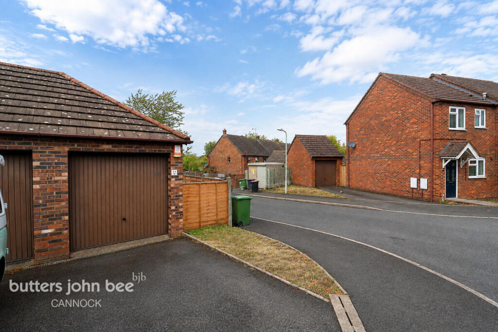 House in Oakengates, Ketley Bank, Trench Lock - View 2