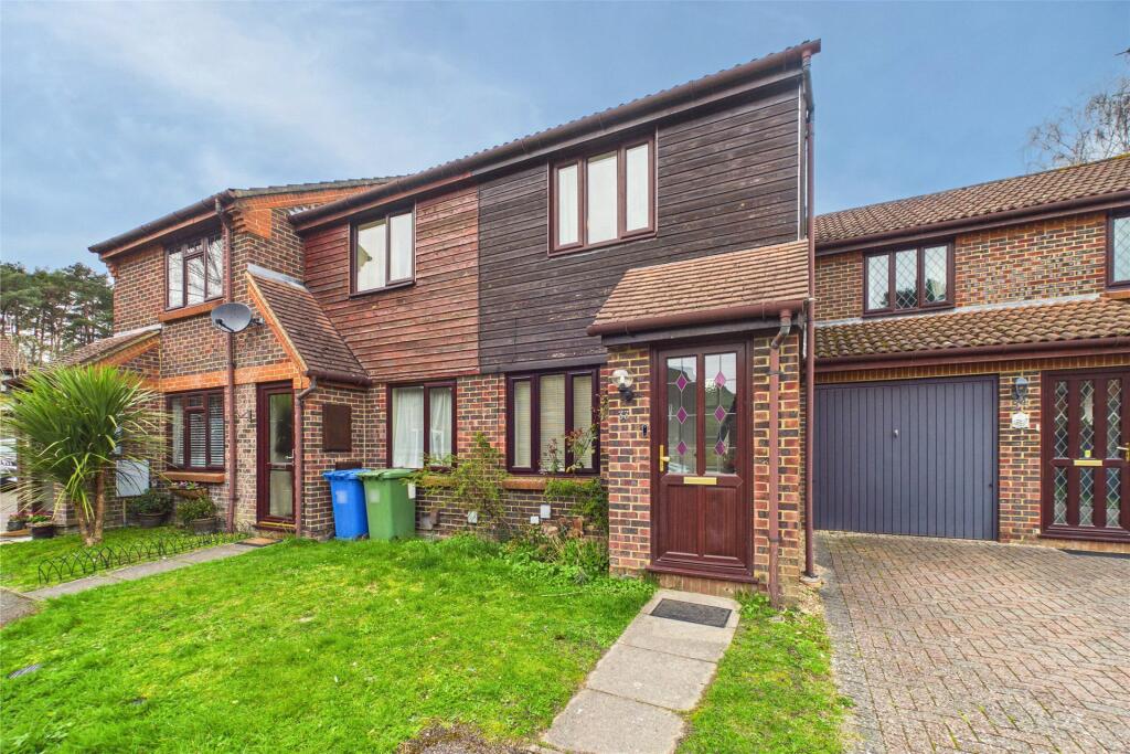 Main image of property: Charterhouse Close, Bracknell, Berkshire, RG12