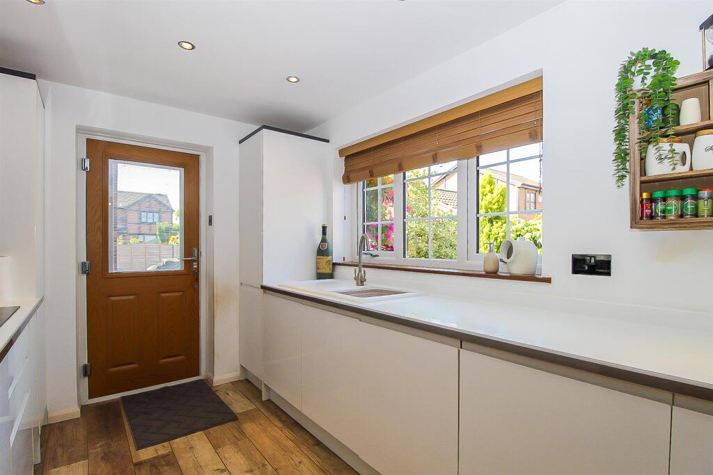 House in Wakefield - View 4