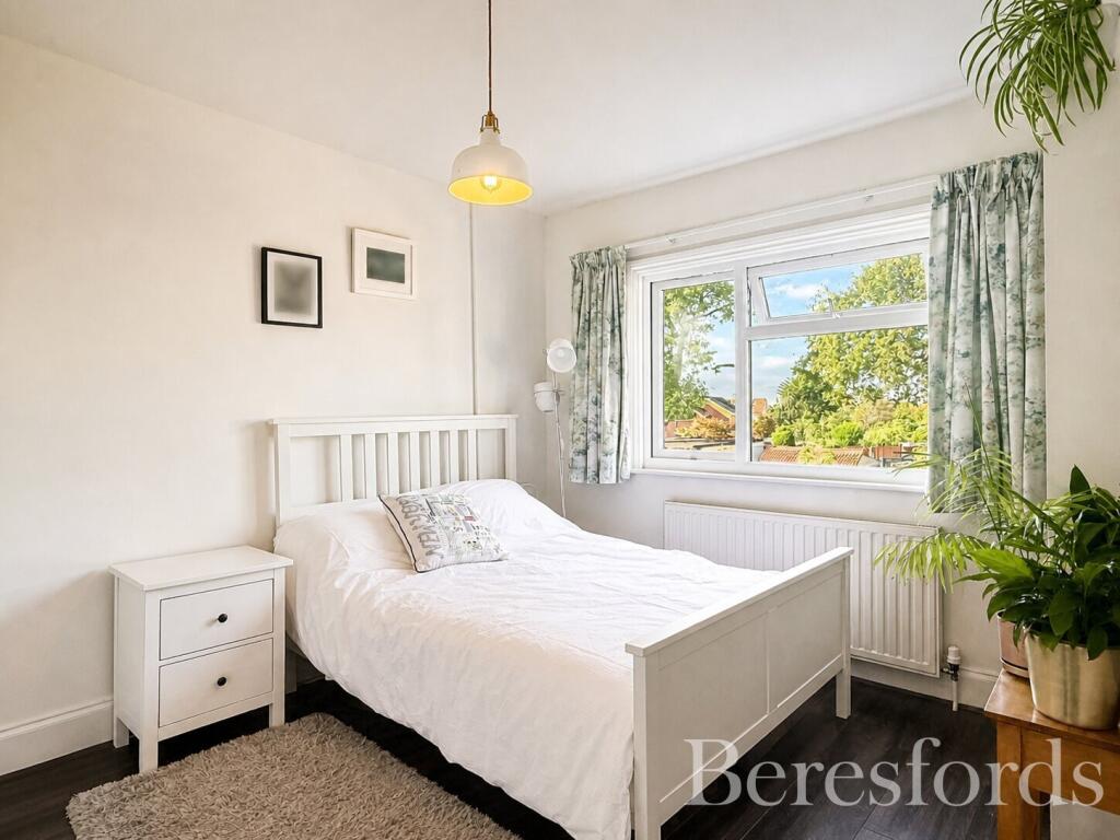 House in London, Gidea Park - More