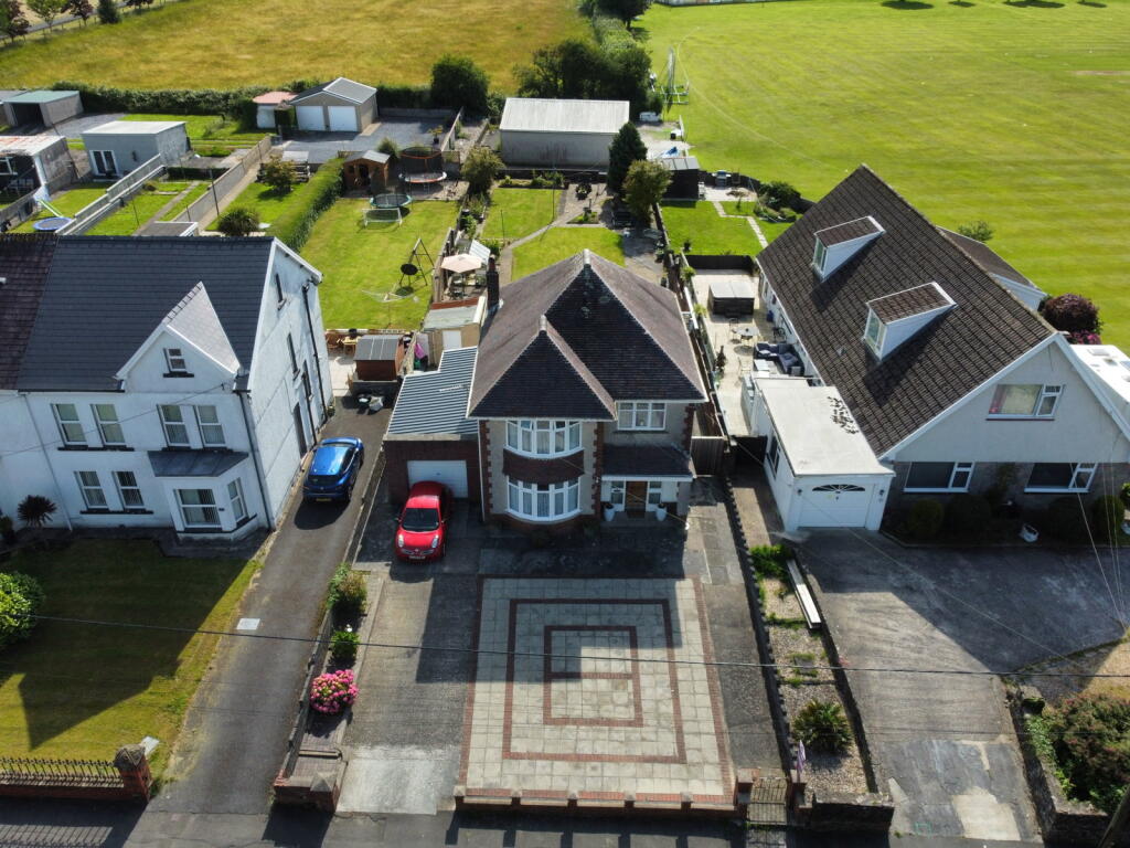 Main image of property: Tyn Y Bonau Road, Pontarddulais, Swansea
