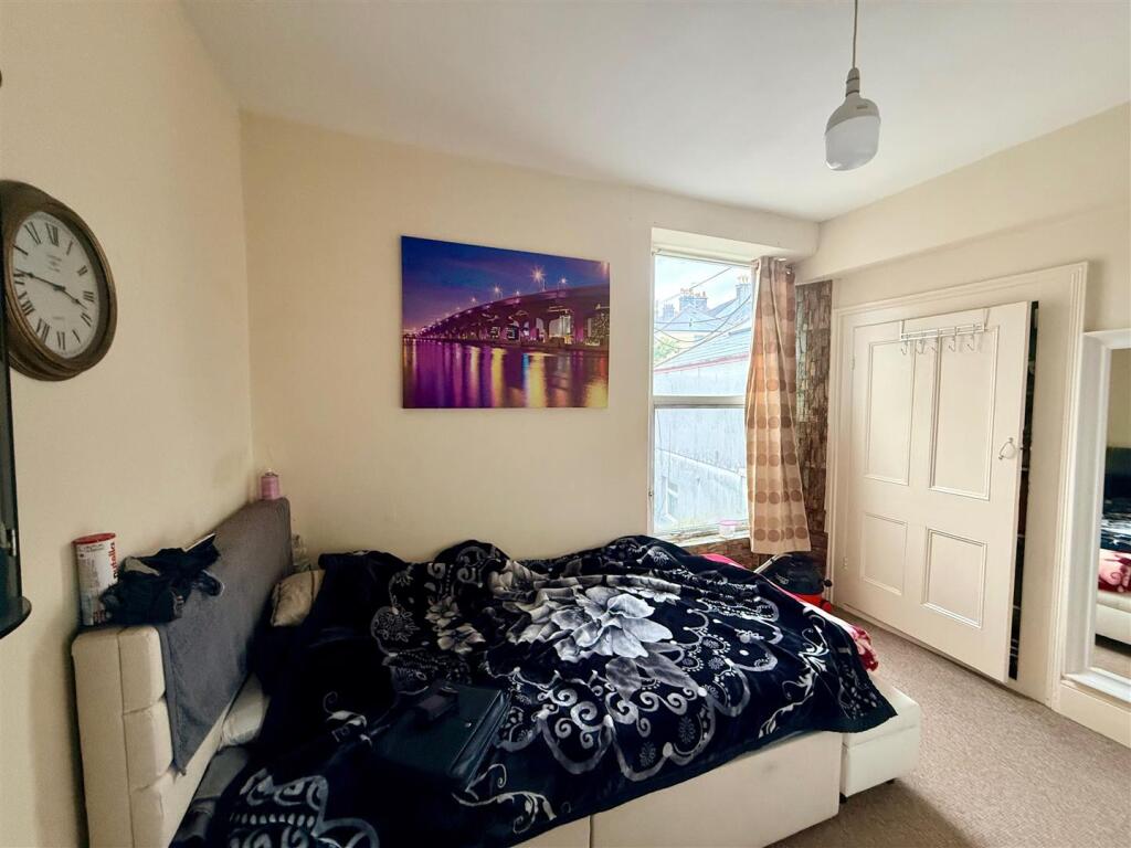 Apartment in Plymouth, Greenbank - View 4
