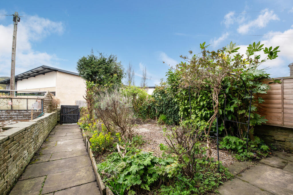 Olive Terrace, Bingley, West Yorkshire, BD16 photo 4