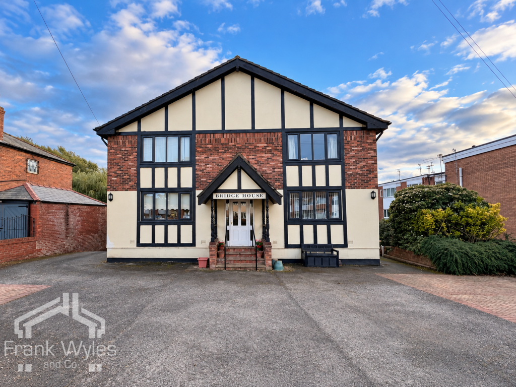Main image of property: Flat 5, Bridge House, Saltcotes Road, Lytham, Lancashire