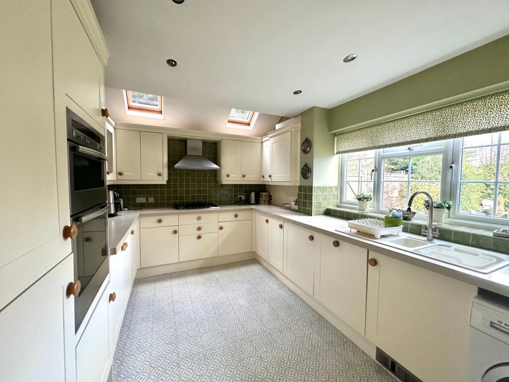 Dinmore, Bovingdon, HP3 photo 2