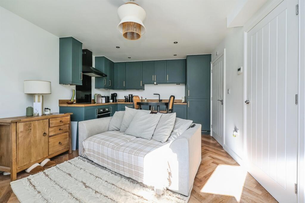 House in Nottingham - View 5