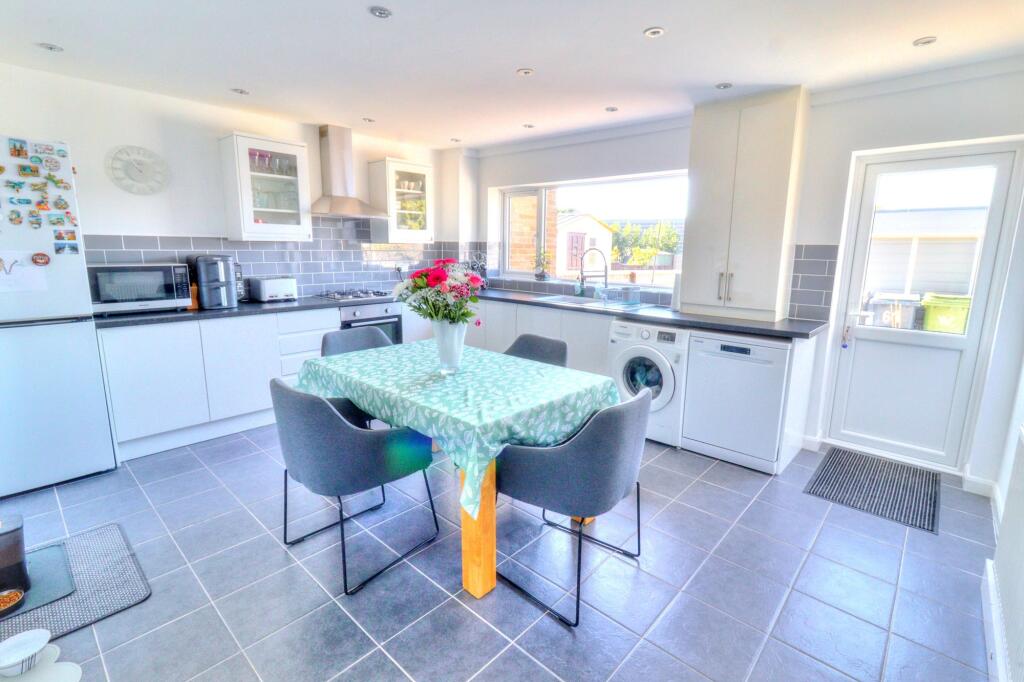 House in Stokenchurch, Buckinghamshire - View 3