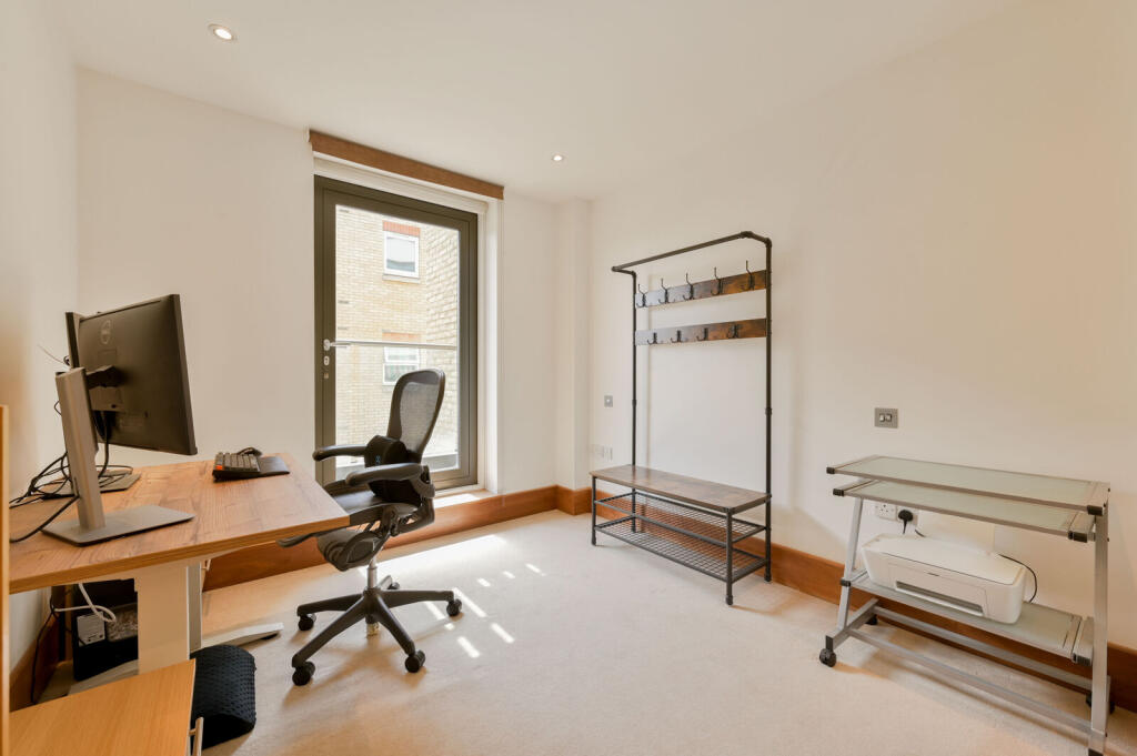 Apartment in London - More