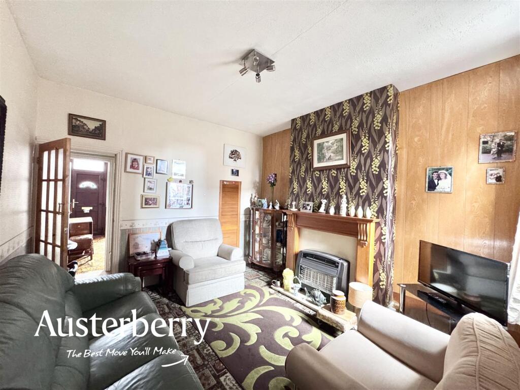 House in Stoke-on-Trent - More