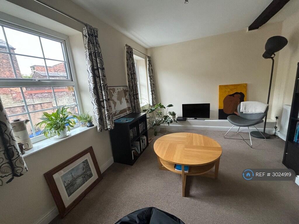 Apartment in Macclesfield, Cheshire East - View 4