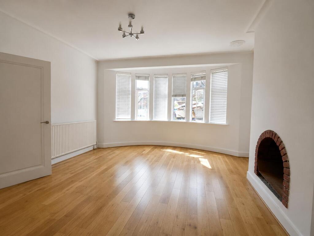 House in London, West Finchley - View 3