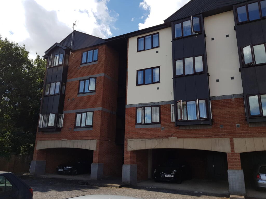 Main image of property: Britannia Road, Banbury, OX16 5EJ
