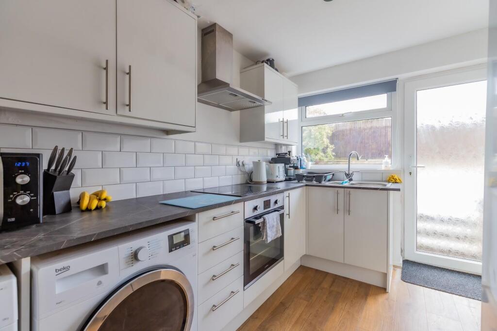 House in Llandough - View 4