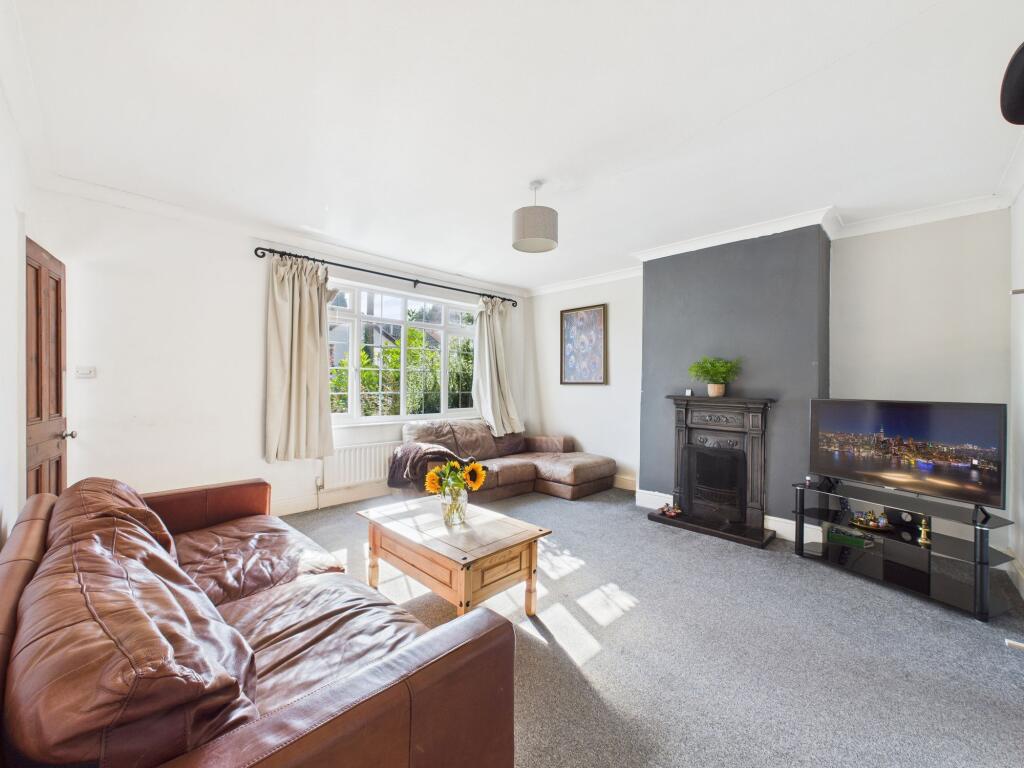 House in Nottingham, Porchester Gardens, Woodthorpe - View 5