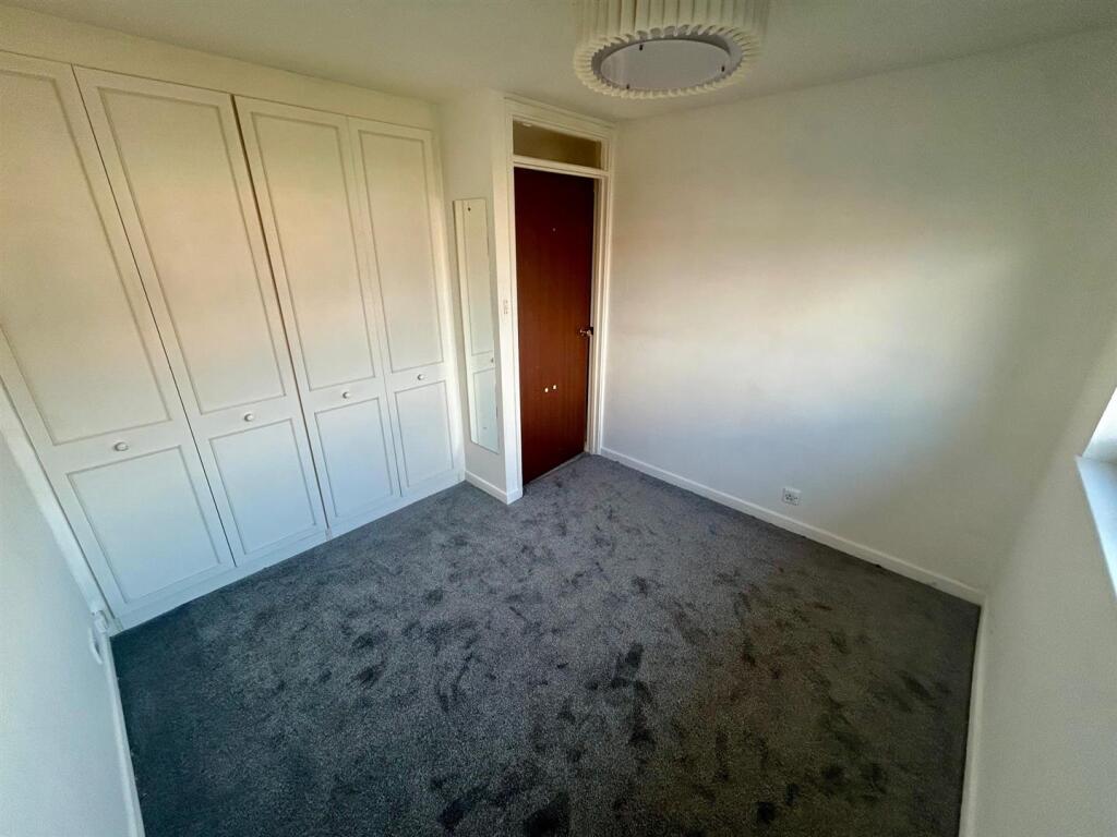 Apartment in Romford - More