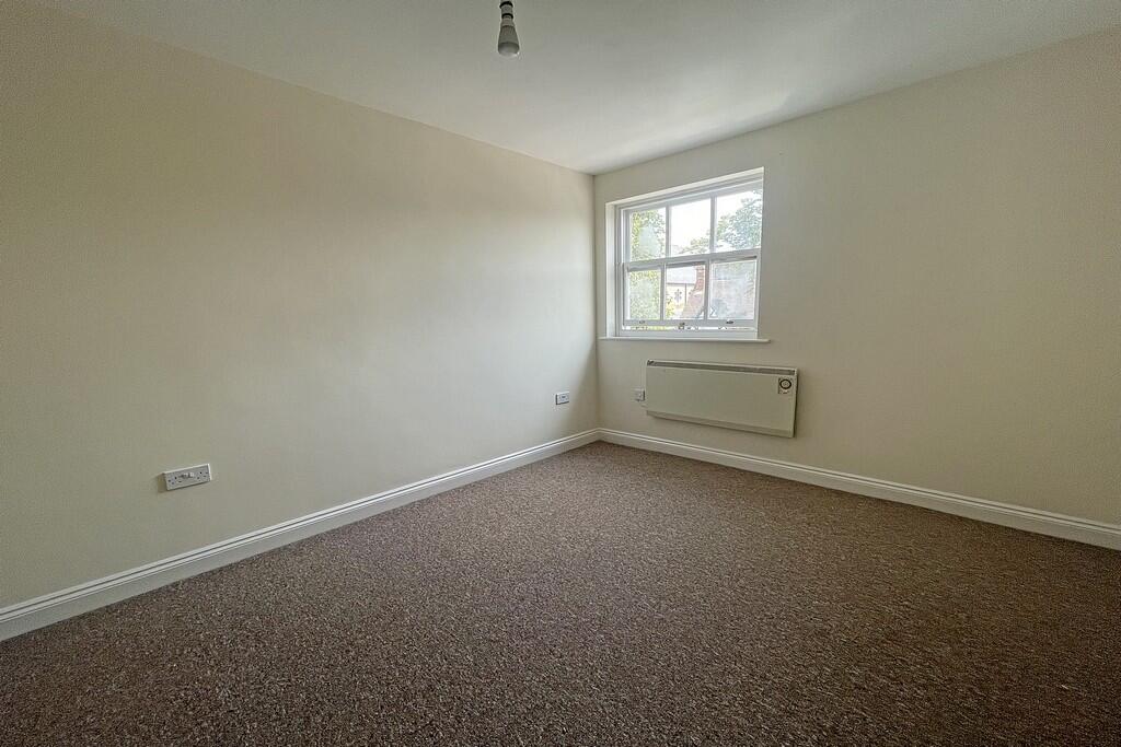Apartment in Warwick - More