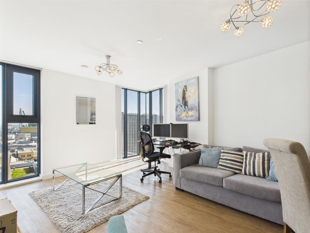 Apartment in Birmingham, West Midlands - View 4