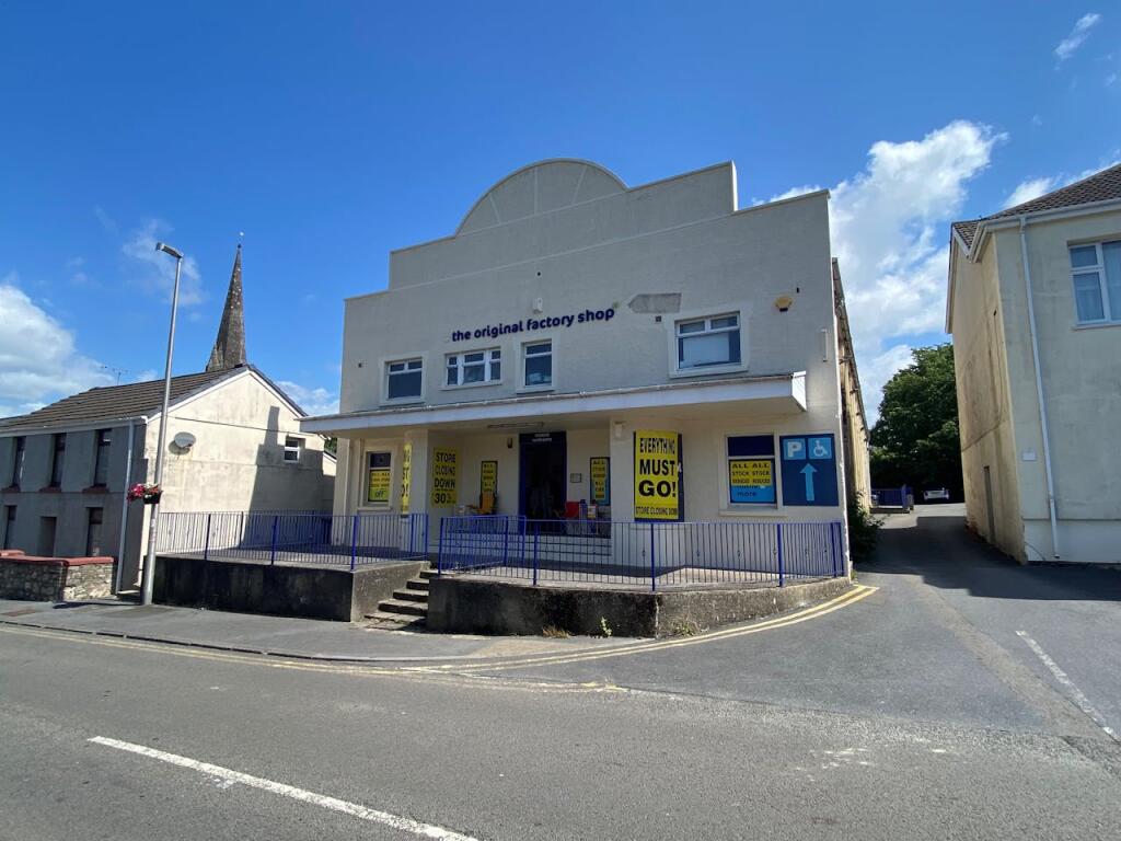 Main image of property: 11 Causeway Street, Kidwelly, SA17 4SU