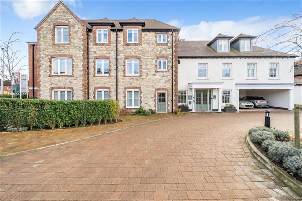 Main image of property: Dundee House, Bepton Road, Midhurst, GU29
