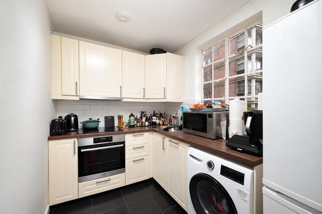 Apartment in London - View 4