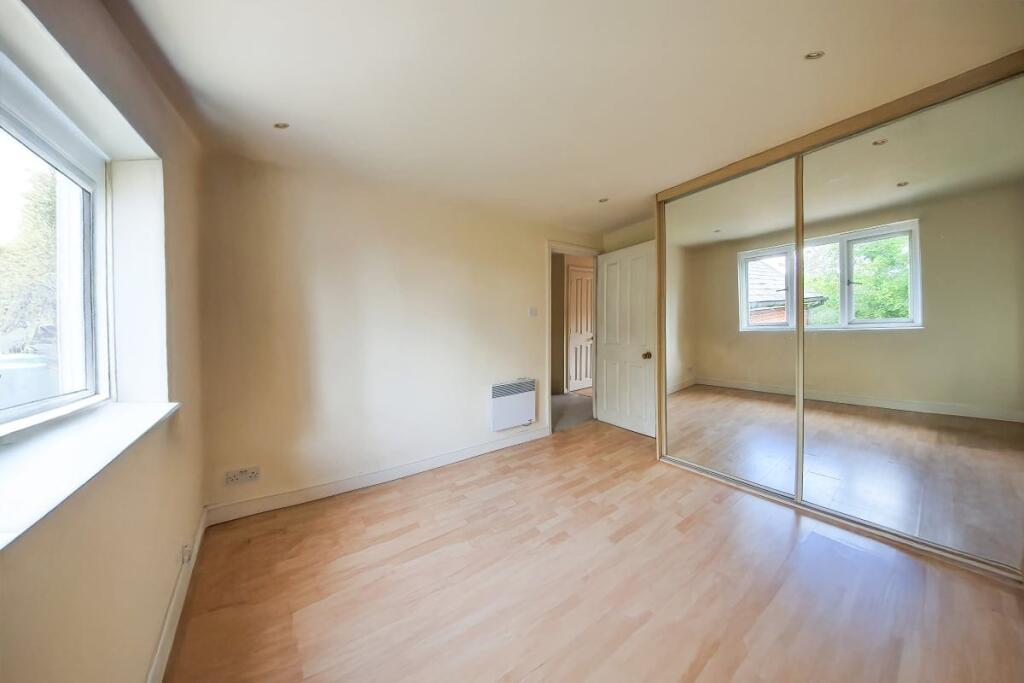 Apartment in Waverley, Haslemere - More