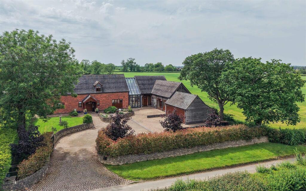 Main image of property: Kingfisher Lodge, Sich Lane, Woodhouses, DE13