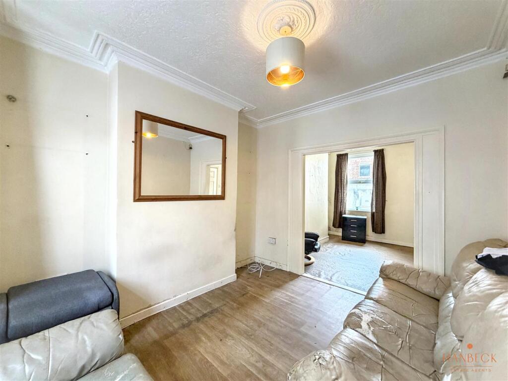 House in Hull, Kingston upon Hull - View 2