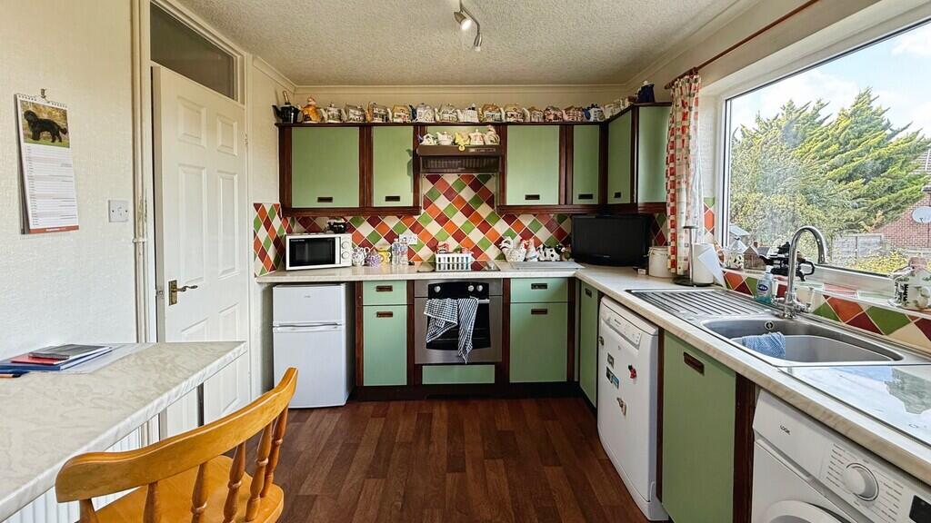 House in Westbury, Leigh Park - More