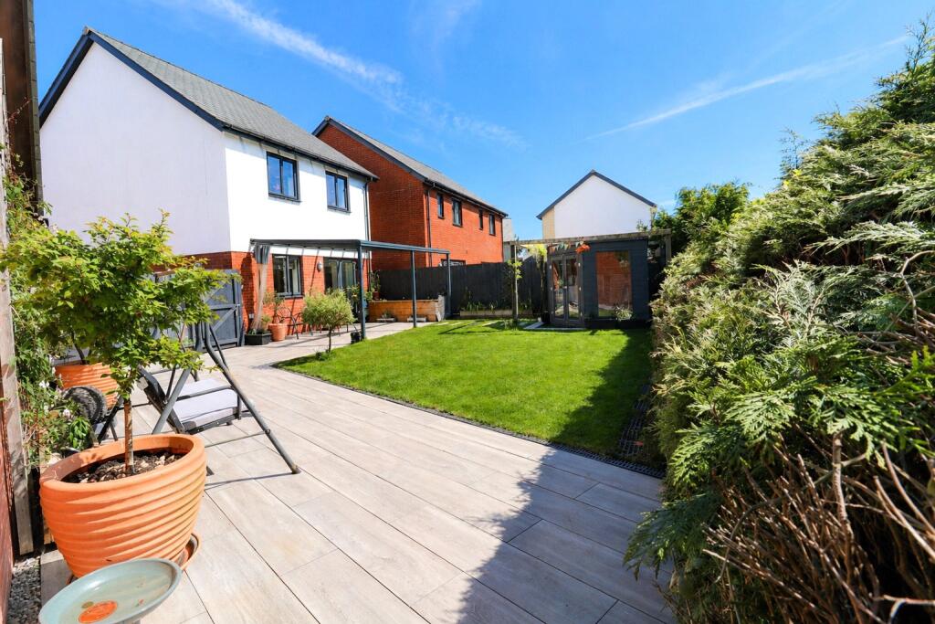 Honey Farm Close, South Molton, Devon, EX36 photo 2