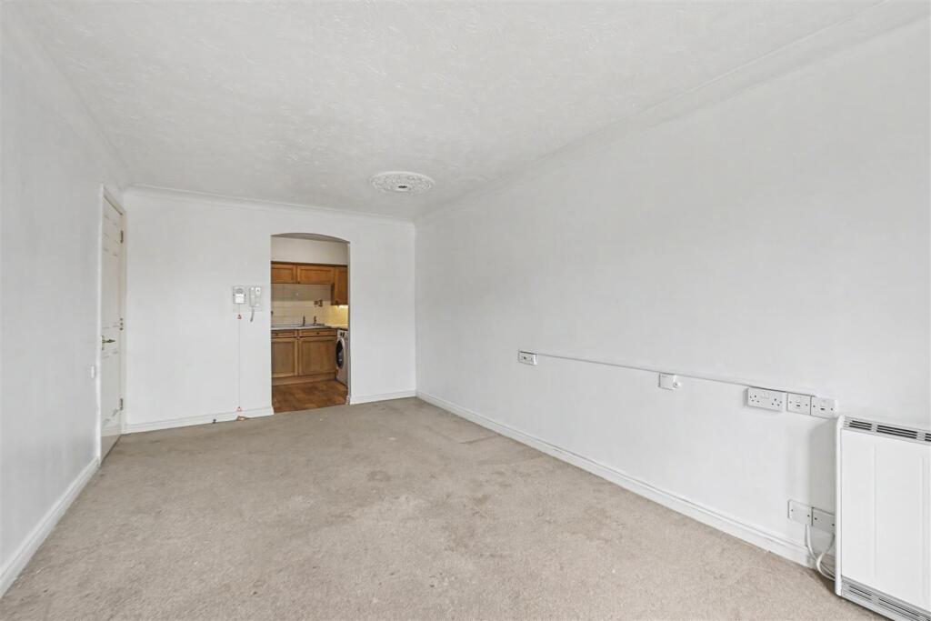 Marlborough Road, St. Albans photo 5