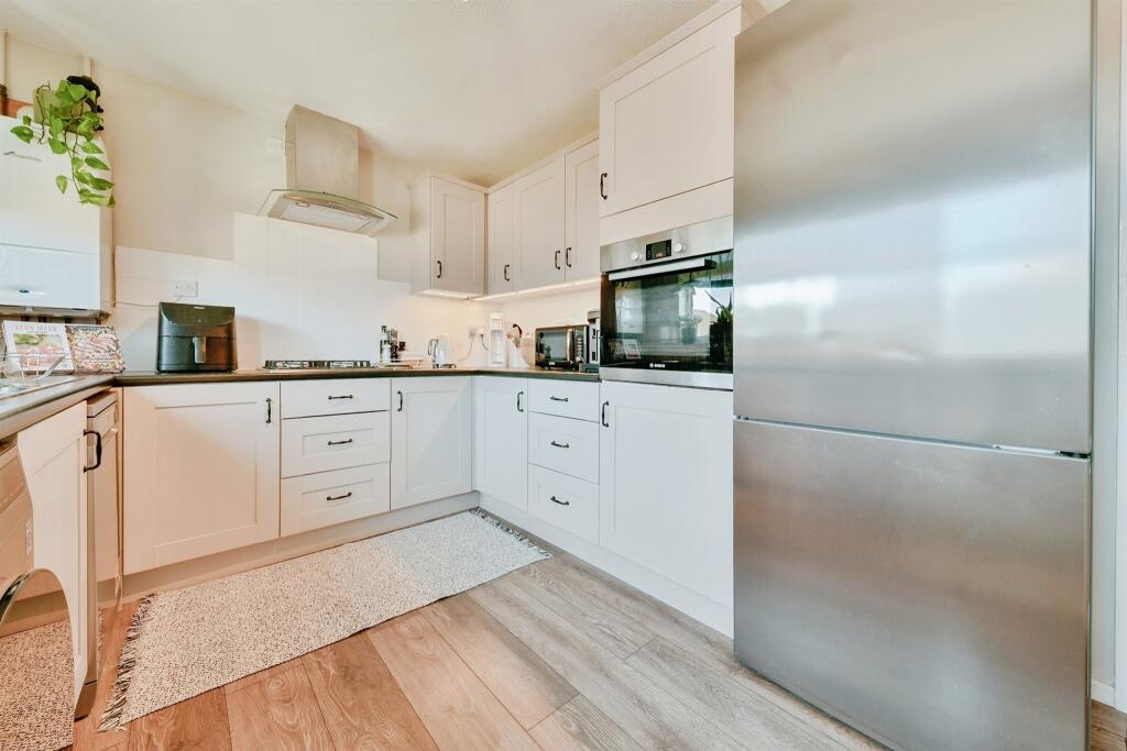House in North Hertfordshire, Hertfordshire - More