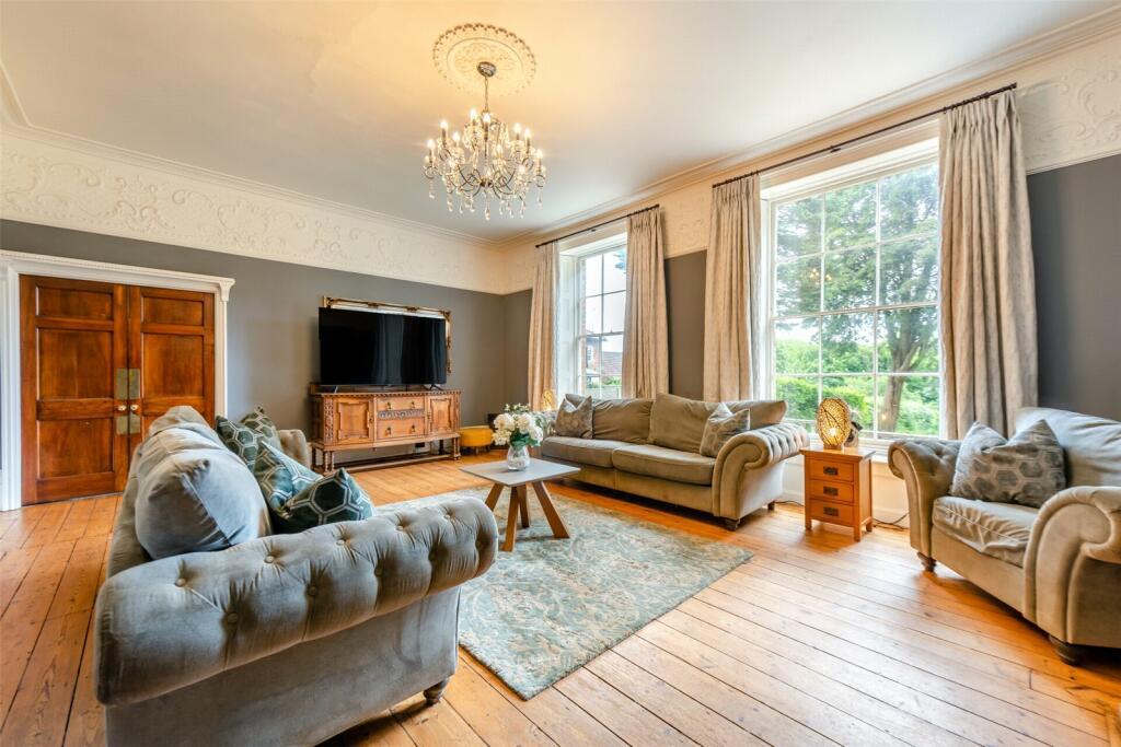 House in Tonbridge - More