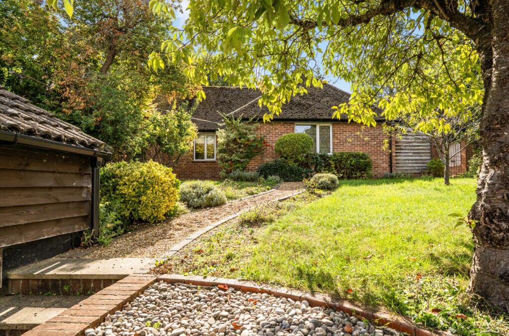 Manor Rise, Anna Valley, Andover, SP11 7LS photo 3