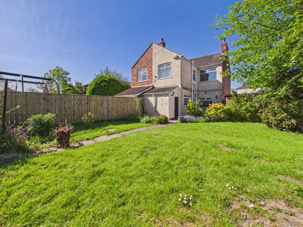Main image of property: Etherington Road, Hull, HU6 7JP