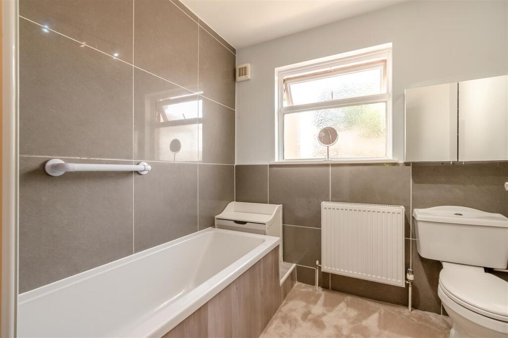 House in Maidstone, Coxheath - More