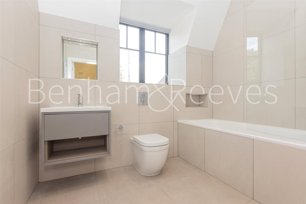 Apartment in London, Hanwell - View 4
