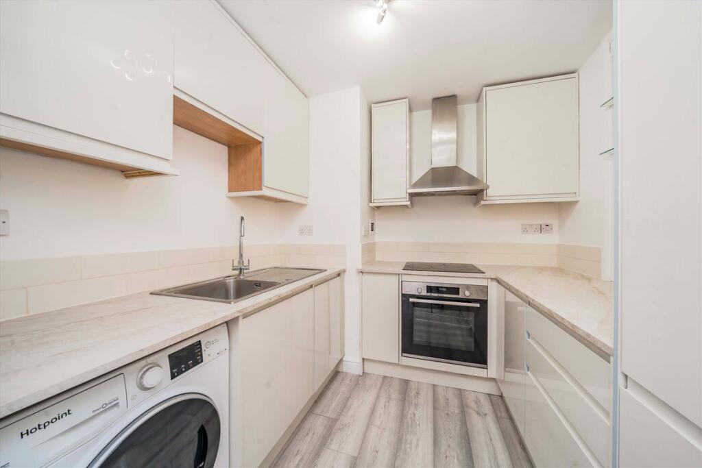 Apartment in London - View 3