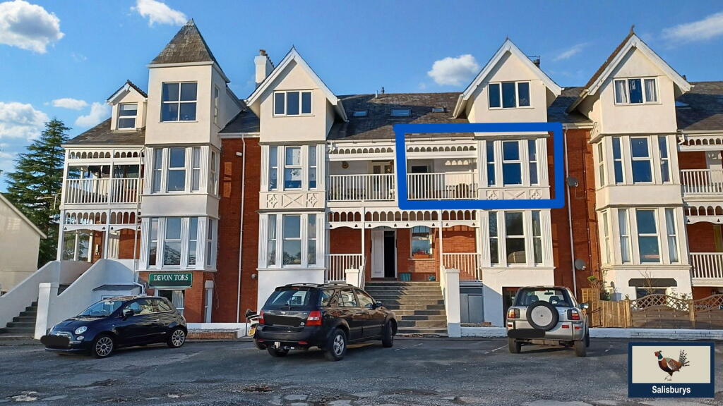 1-bed flat on Devon Tors, Yelverton, PL20 6DW, £135,000