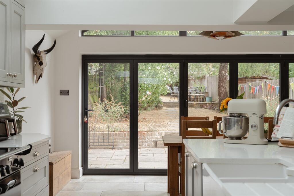 House in Reigate and Banstead, Earlswood - View 5