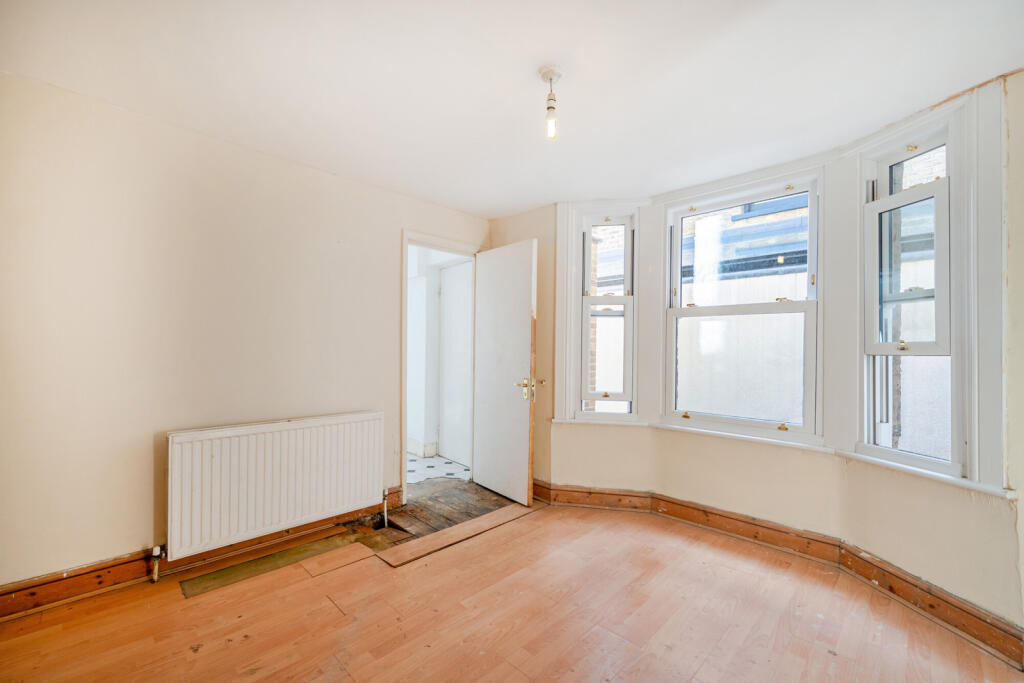 House in London, East Dulwich - View 2