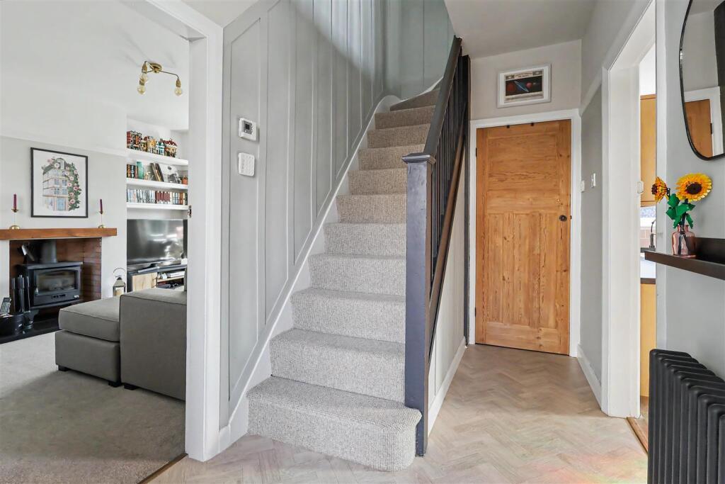 House in Nottingham, Porchester Gardens, Woodthorpe - View 5