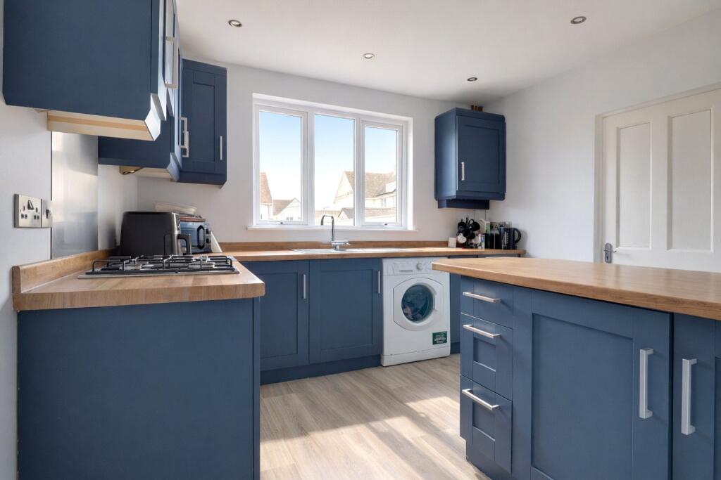Oaklea Crescent, Fremington, Barnstaple, Devon, EX31 photo 4
