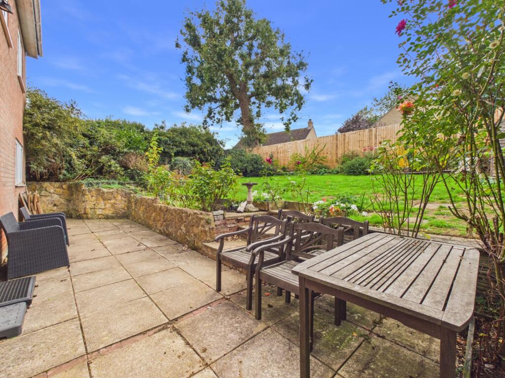 House in Northampton, Ravensthorpe - View 2