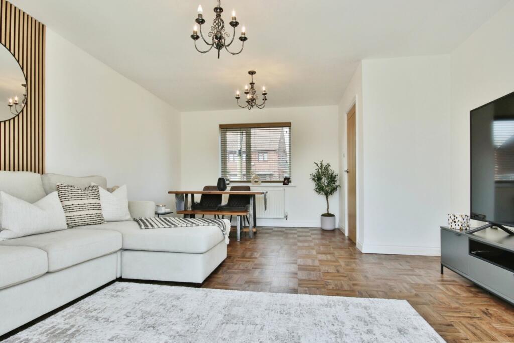 Highfield Crescent, Hull, HU11 4ED photo 3