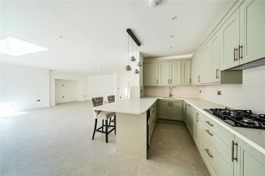 House in London, Broadfields - View 5